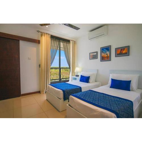 Oceanfront condo 3-2-01- Nilaveli