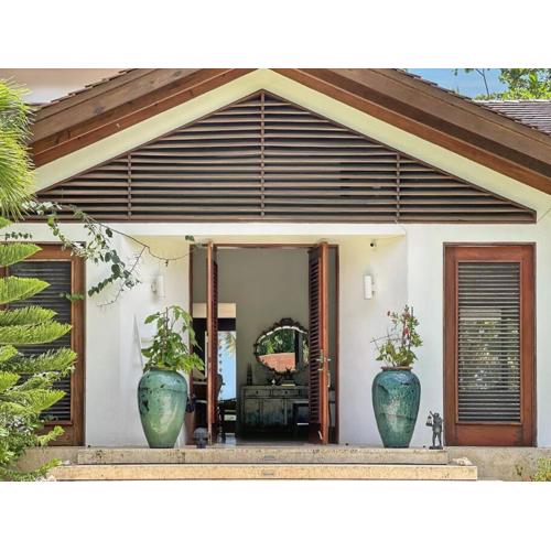 Oceanfront Villa with Staff, Private Pool, BBQ