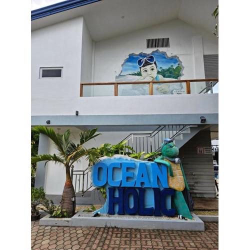 Oceanholic Diving Resort