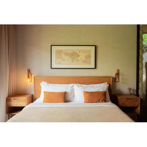 OLA HOUSE Uluwatu Bespoke 2 BR with Salt Water Pool 10 minutes to Best Beaches