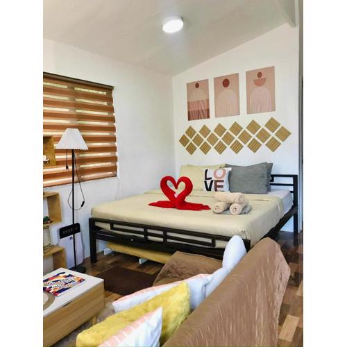 Olango Island - S&E-3 Tiny Guest House Fully Furnished with Hot Shower, Washer, Wi-Fi, Netflix & King-size Bed
