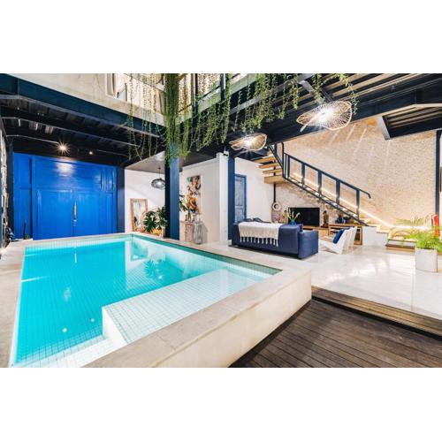 Omah Bleue - Designer 4 Bedrooms Villa in Canggu