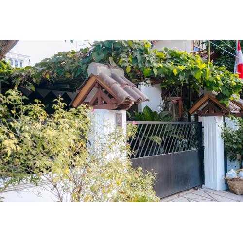 Omah Sawo Guesthouse Jogja