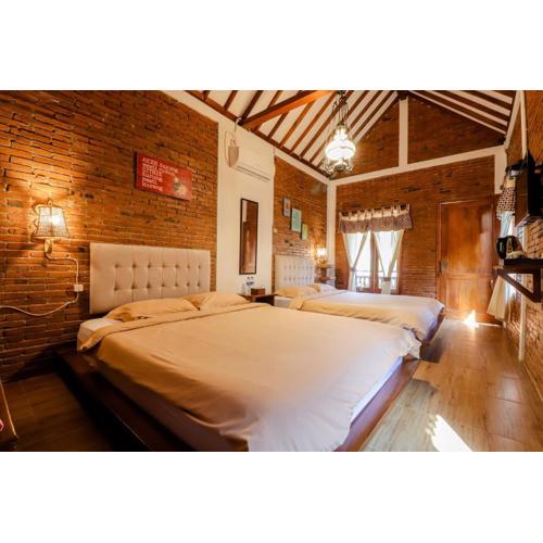 Omah Teras Bata Guesthouse