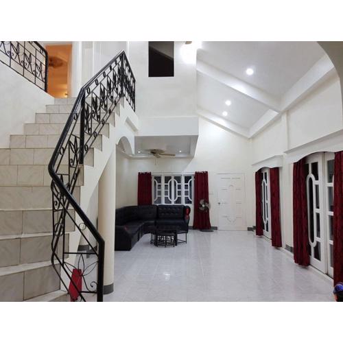 OMG Guesthouse Room for 6