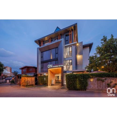 ON Thapae Gate Chiangmai