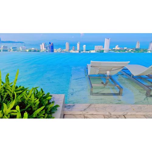 Once Pattaya Seaview Condo