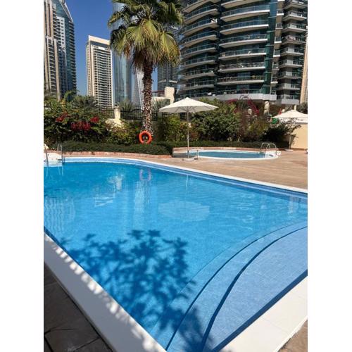 One bed apartment at a great location in Dubai Marina