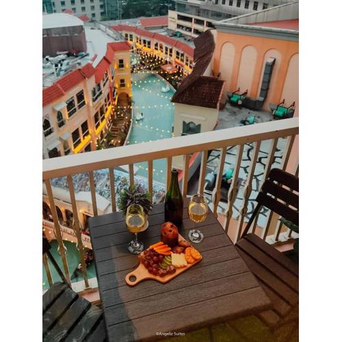 One Bedroom Unit with Venice Canal View
