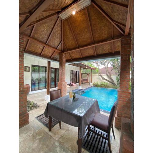 One BedRoom Villa with Private Pool near DPS Airport