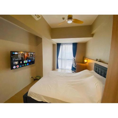 One Eastwood with mountain view