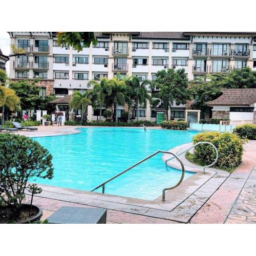 One Oasis 2BR Apartment with Pool Access Beside SM Mall