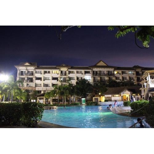 ONE Oasis A8 AT THE BACK OF SM MALL DAVAO FREE POOL