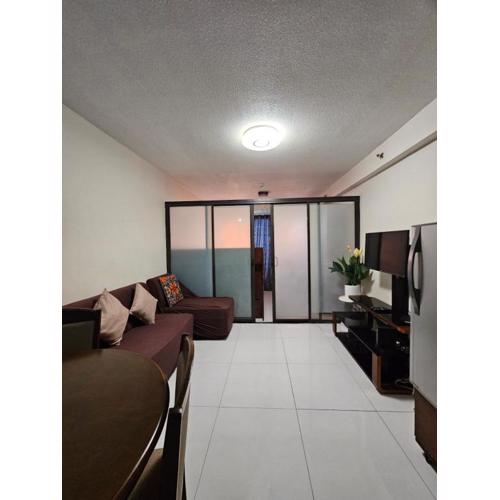 One oasis condominium ecoland 1bedroom near entrance