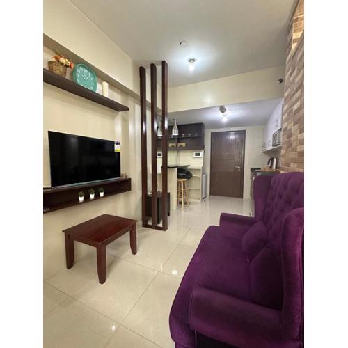 One Palm Tree by Melba STUDIO TYPE