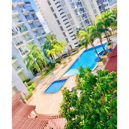 One Palm Tree Villas Condo Across NAIA Terminal 3