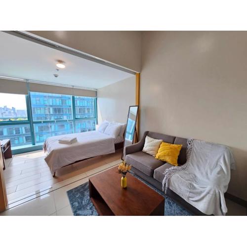 One Uptown in BGC Chic & Trendy 1BR 200mbps fiber