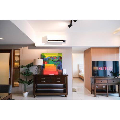 One Uptown Premium 2BR Suite