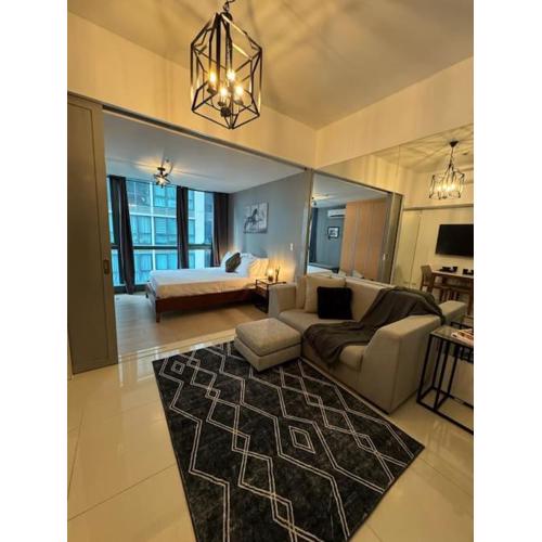 One Uptown Stylish Retro Suite