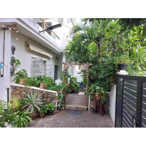 Open Air Café & Apartments