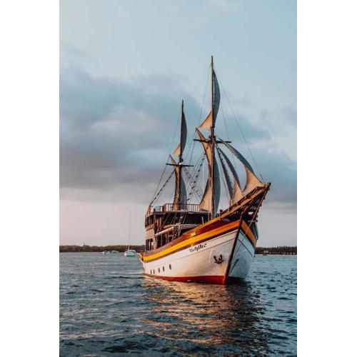 Open Trip Behike Luxury Phinisi - 3D2N Komodo National Park