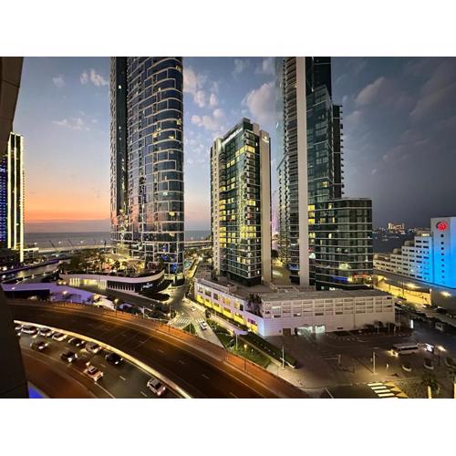 Opulent Flat with Beach, Pool & Canal View in JBR