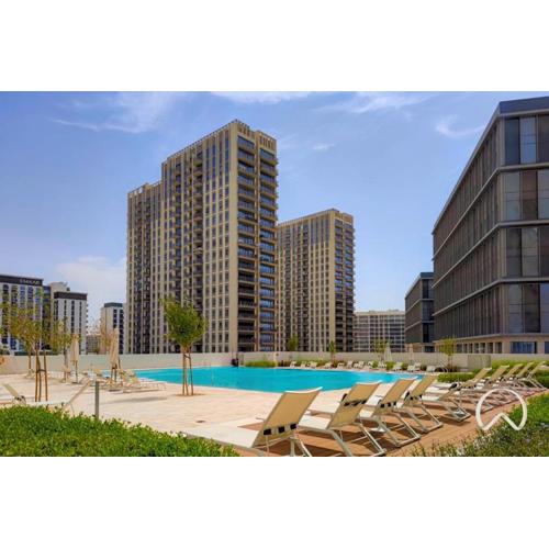 Oraya - Apt. With Skyline and Garden View Along With City