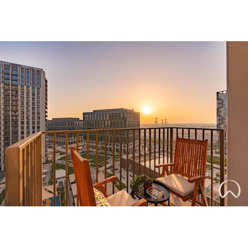 Oraya - Stylish 2BR in Socio Tower 2 With Pool View