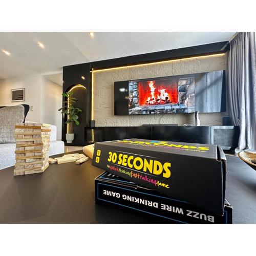 Oreo Home 75inch TV 5mints from Beach & City