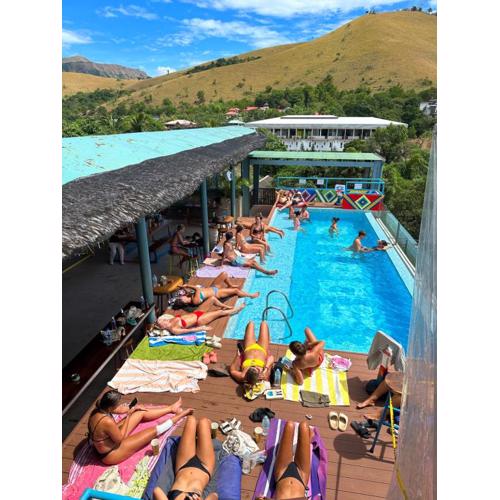 Outpost Hostel - Coron