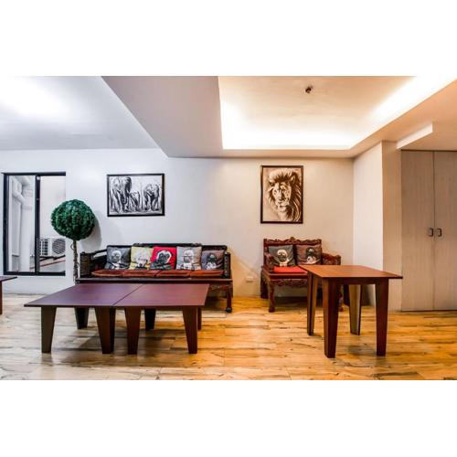 OYO 136 Regal Residences