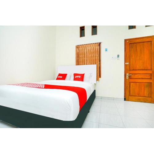 OYO 1642 Penginapan Anggrek Syariah 2