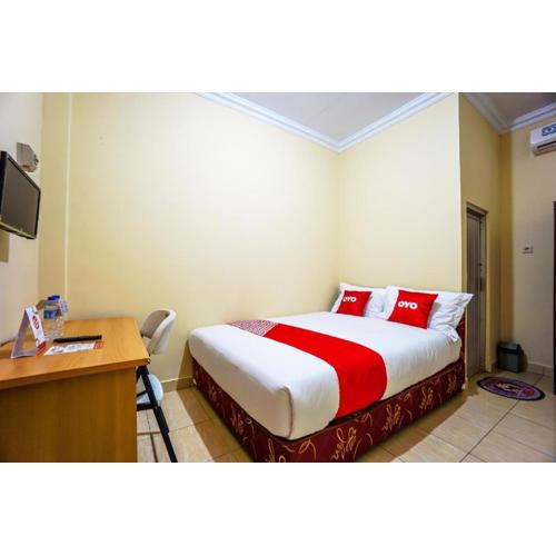 OYO 1720 A2b Residence