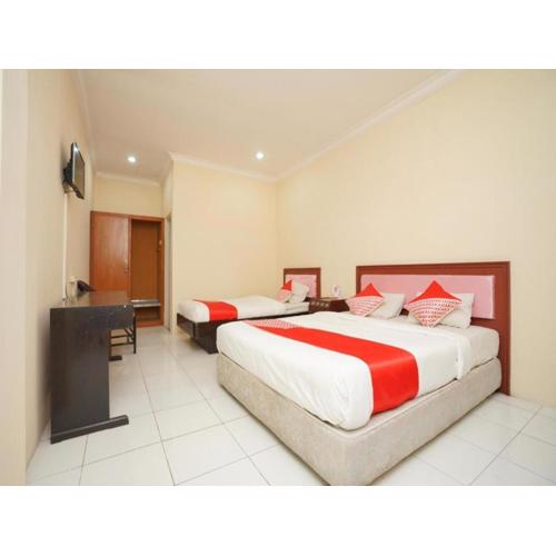 OYO 2003 Female Guest House