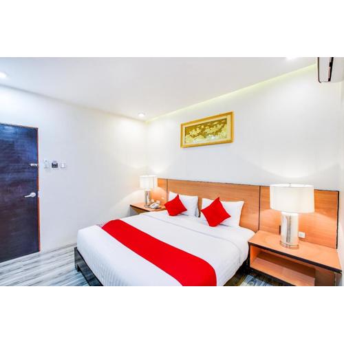 OYO 489 Casa Mia Hotel Suites