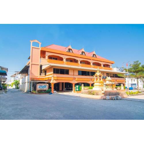 OYO 534 Phasuk Hotel