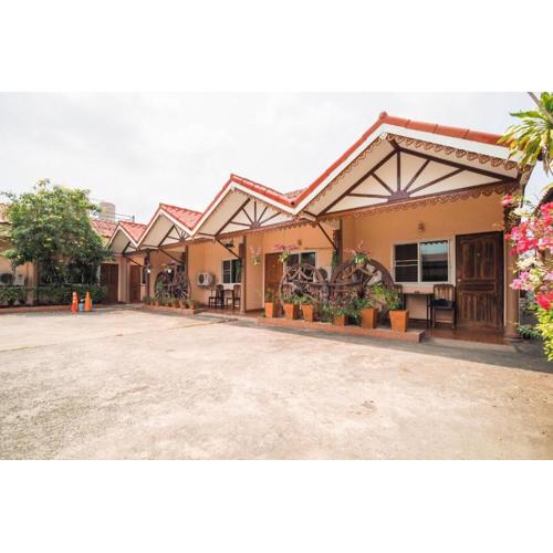 OYO 654 Samanmit Inn Hotel