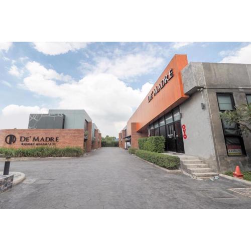 OYO 75368 Demadre Resort