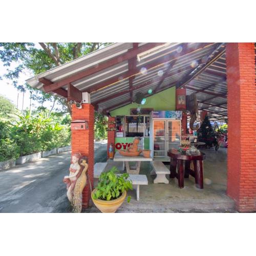 OYO 75372 Flight hut hotel