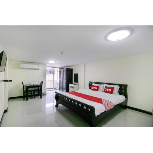 OYO 75390 Sunee Place Hotel