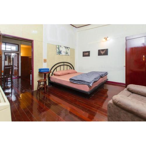 OYO 75469 Baan Kong Hostel