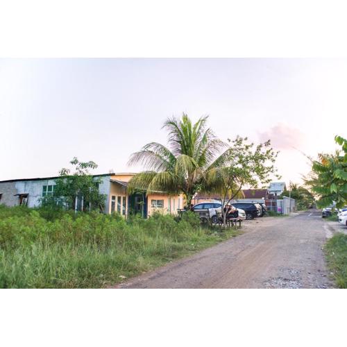 OYO 91051 Penginapan Pondok Ratu 354