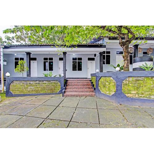 OYO 92287 Hotel Aji Mantoro