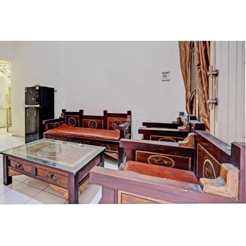 OYO 93114 Salak Homestay Syariah