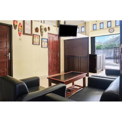 OYO 93332 Kharis Home Stay