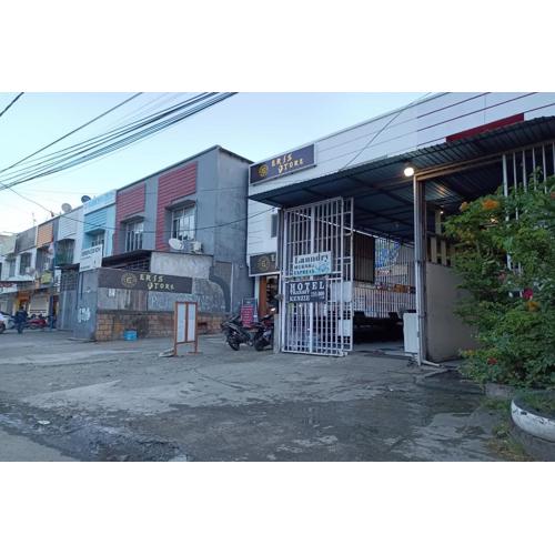 OYO 93485 Hotel Kenzie Sentani