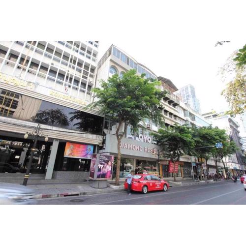 OYO Diamond Residence Silom