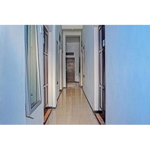 OYO Life 1711 Serayu Sumbersari Residence