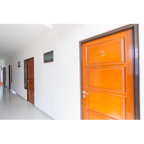 OYO Life 2351 Kost Ciper