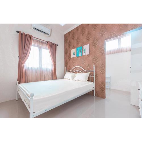 OYO Life 2658 Kost Rasyamada